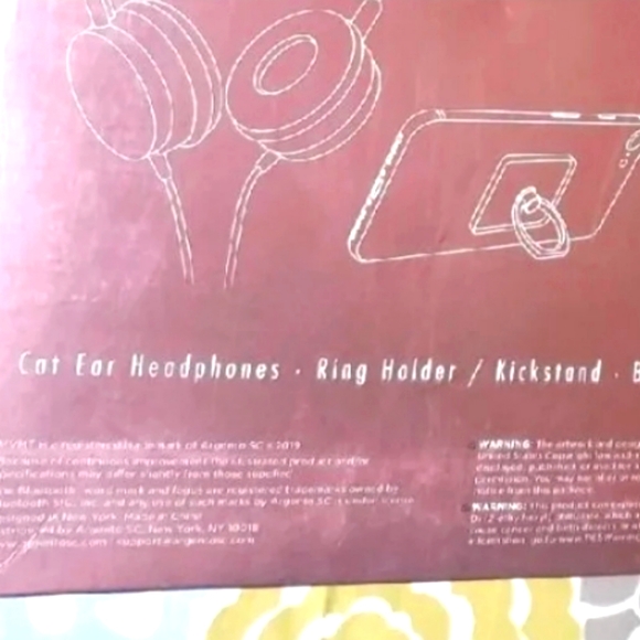 Party Girl 6 Piece Set w/Headphones - Picture 8 of 11